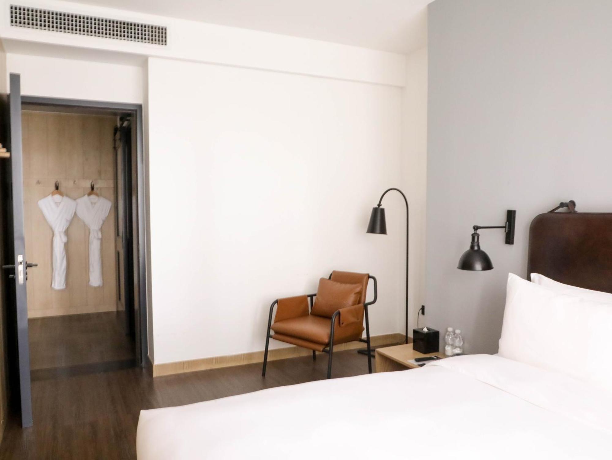 Moxy Shenzhen North Station Hotel Exterior photo